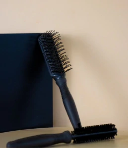 JEAN OLIVIA GARDEN Vented Brush